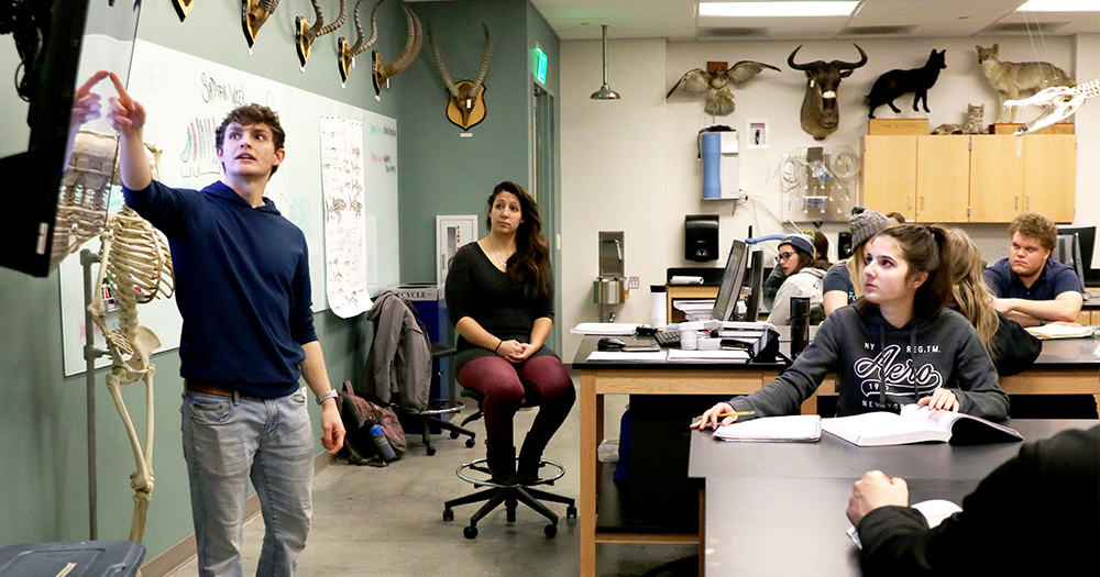 students present biology projects in the Colorado State mammalogy lab.